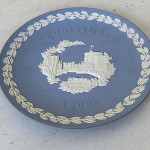 Wedgwood 1969 Christmas Plate Jasperware : Windsor Castle